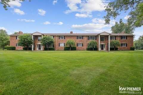 42266 Woodward Avenue, Bloomfield, MI 48304