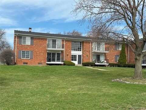 458 Fox Hills Drive N, Bloomfield, MI 48304