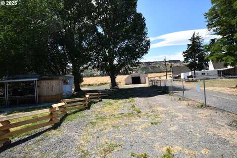 W 2ND ST, The Dalles, OR 97058