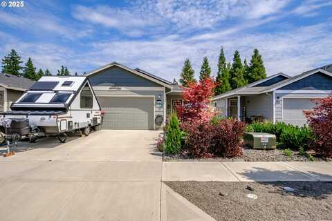 218 NE WHISPERING CLIFF CT, McMinnville, OR 97128