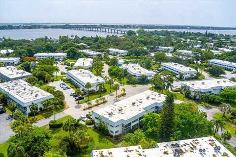 2929 SE Ocean Boulevard, Stuart, FL 34996