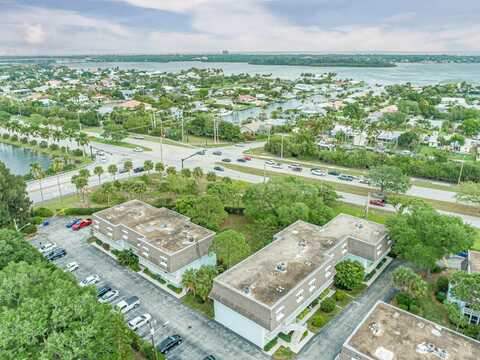 1901 Indian River Boulevard, Vero Beach, FL 32960