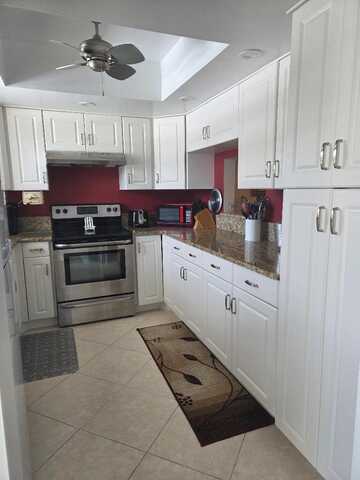 2950 SE Ocean Boulevard, Stuart, FL 34996