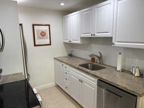 1033 Guildford B, Boca Raton, FL 33434