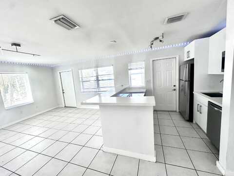 2410 NE 4th Street, Pompano Beach, FL 33062