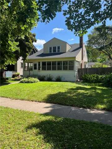 1174 Lexington Parkway N, Saint Paul, MN 55103