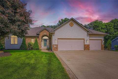 4833 Hillvale Avenue N, Oakdale, MN 55128