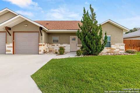 152 Navarro, Seguin, TX 78155