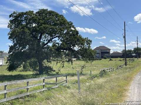 401 Shady Lane, La Vernia, TX 78121
