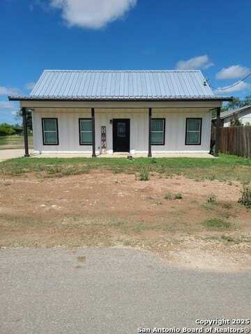301 pickford, Sabinal, TX 78881