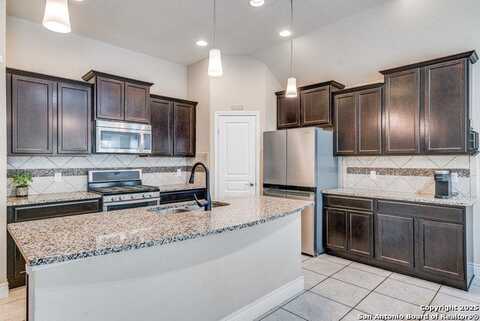 10727 Texas Star, Helotes, TX 78023