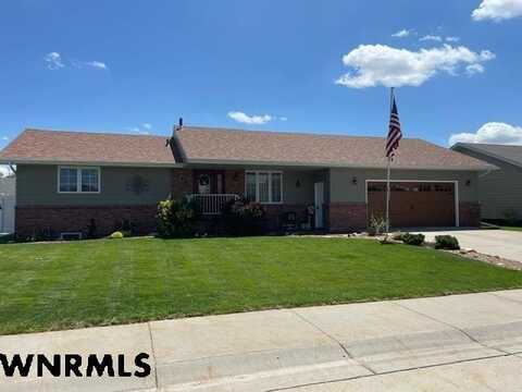 950 WESTWOOD DR, Gering, NE 69341