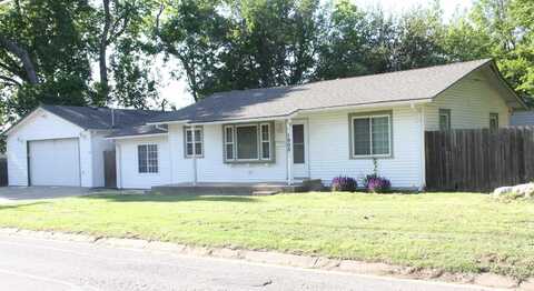 1900 W 45th St S, Wichita, KS 67217