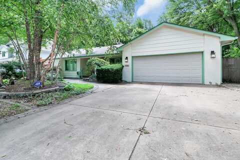 1116 E James St, Derby, KS 67037