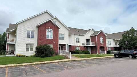 33b Grand Canyon Drive, Baraboo, WI 53913