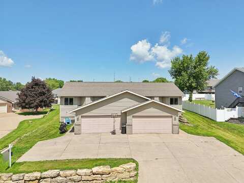 308-310 Redruth Drive, Dodgeville, WI 53533