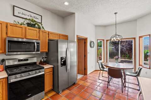 7552 Kachina Loop, Santa Fe, NM 87507
