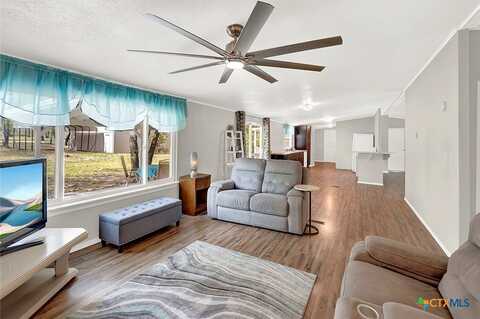 1019 Eagle Creek Drive, Floresville, TX 78114