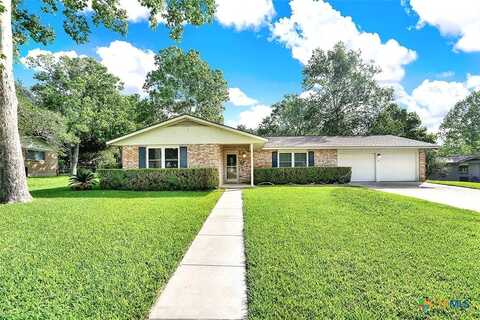 1802 Chestnut Street, Floresville, TX 78114