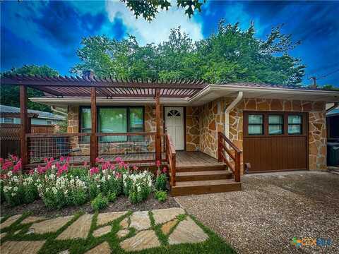 1025 Mulberry Avenue, New Braunfels, TX 78130