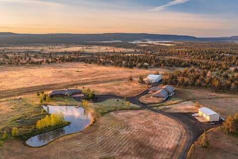 10771 E Langell Valley Road, Bonanza, OR 97623