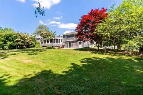 36 Roosevelt Drive, Bristol, RI 02809