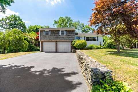 36 Roosevelt Drive, Bristol, RI 02809