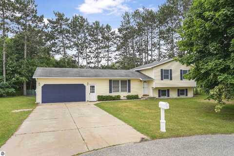 725 Kim Drive, Cadillac, MI 49601