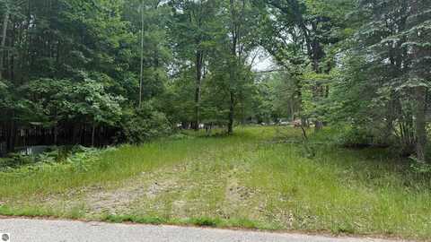 1013 Madrid Lane, Weidman, MI 48893