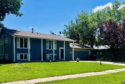3036 SW Boswell AVE, Topeka, KS 66611