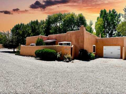 525 La Lomita, Taos, NM 87571