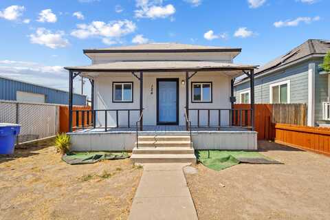 124 E 4th Street, Hanford, CA 93230