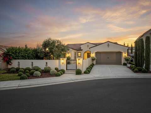 1410 N Redington Avenue, Clovis, CA 93619