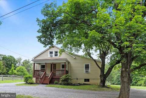 8393 PAW PAW ROAD, PAW PAW, WV 25434