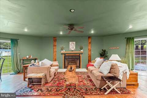 1962 TOLLGATE ROAD, PALM, PA 18070