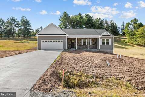8 COUNTRY CLUB ROAD, ASHLAND, PA 17921