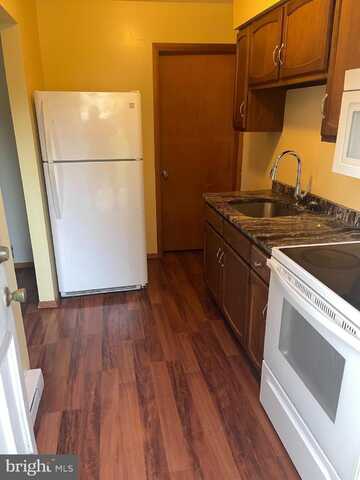 112 W VINE STREET, CAMP HILL, PA 17011