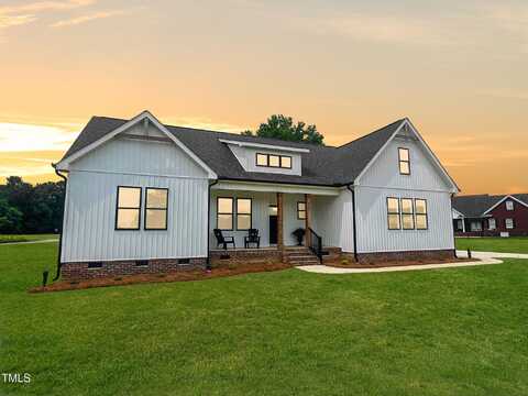 101 Sand Trap Lane, Clinton, NC 28328