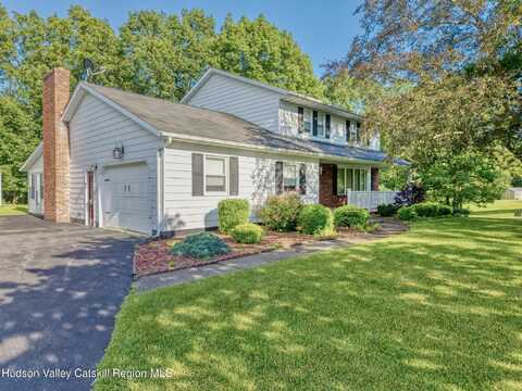 135 Hilltop Road, Saugerties, NY 12477
