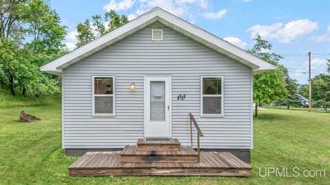 305 Case, Kingsford, MI 49802
