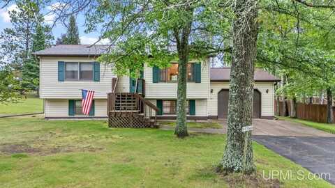 N1547 S Circle, Norway, MI 49870
