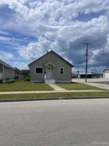 112 S 22nd, Escanaba, MI 49829