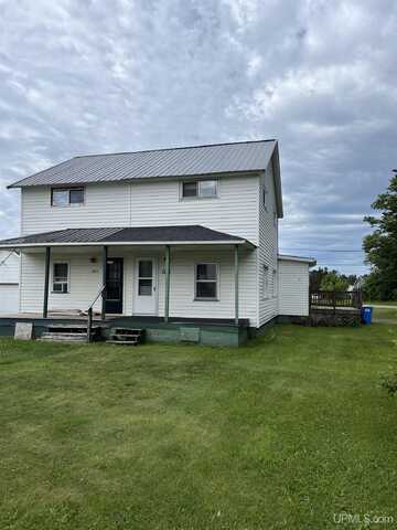 1015 Patriot, Ishpeming, MI 49849