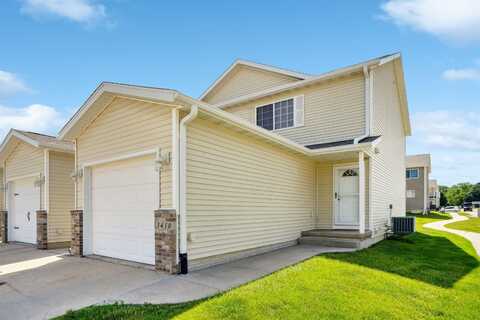 3410 Destin Drive, Waterloo, IA 50702