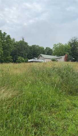 38 Crain Dr, Hanover Twp, PA 15021