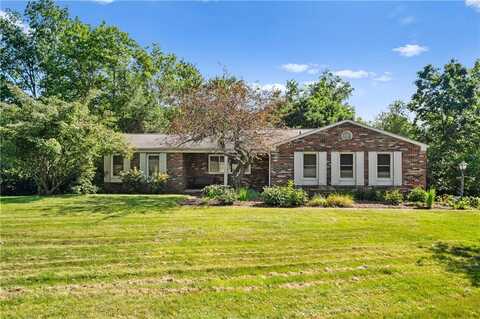 1222 Lakevue Dr, Penn Twp, PA 16002