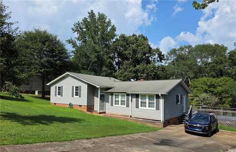 318 Country Glen Lane, Pelzer, SC 29669
