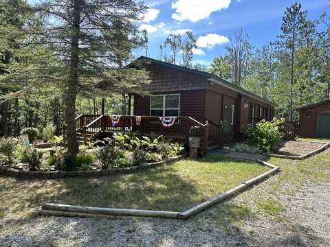 5127 Crestwood Road, Lewiston, MI 49756