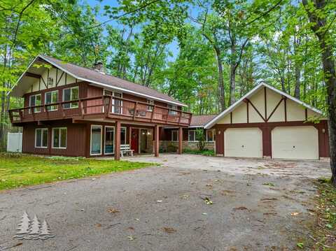 2801 Cobb Road, Lewiston, MI 49756