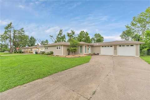 1603 W Poplar ST, Rogers, AR 72758